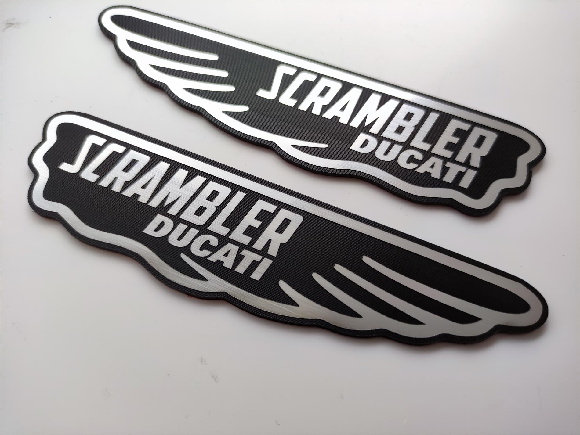 Ducati scrambler motosiklet etiketi Plastik etiket badge sticker - Resim 5
