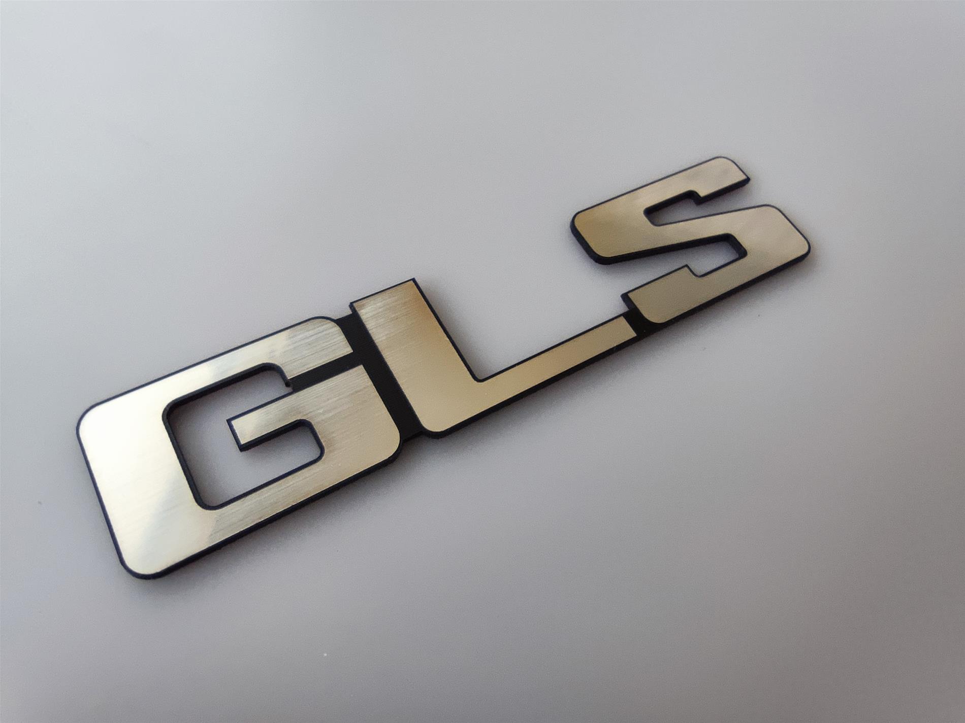 Ford Taunus GLS Kaporda Yazısı