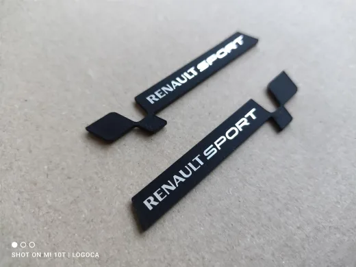 Renault sport siyah renk bayraklı etiket