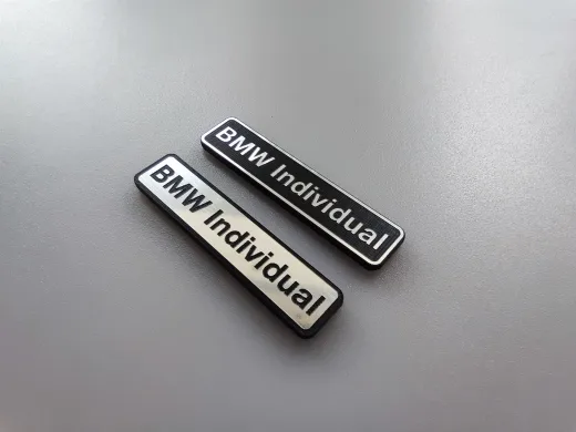 BMW individual küçük plastik etiket 2 li takım