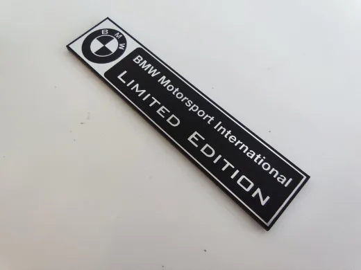 BMW limited special motorsport individual seçenekli siyah üzeri gümüş etiket