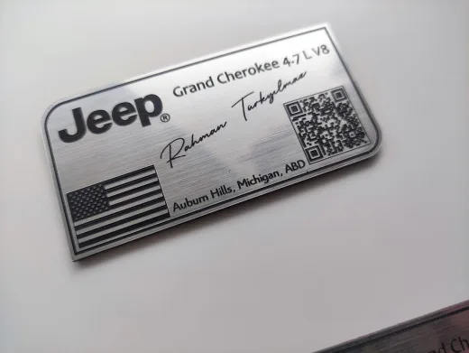 Jeep için Kişiselleştirilmiş QR Kodlu Plastik Etiket  1 adet