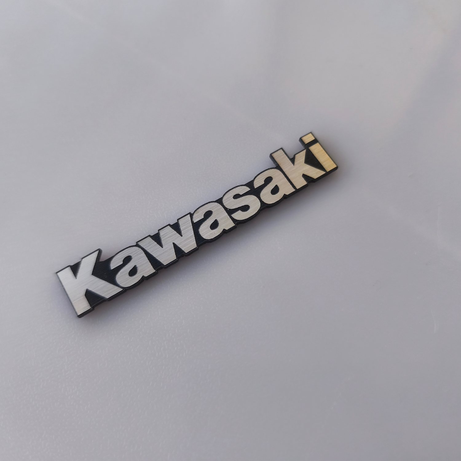 Kawasaki Motosiklet Yazısı Sticker - 3 Farklı Boy Seçeneği ile Kaliteli ve Dayanıklı - Görsel 5