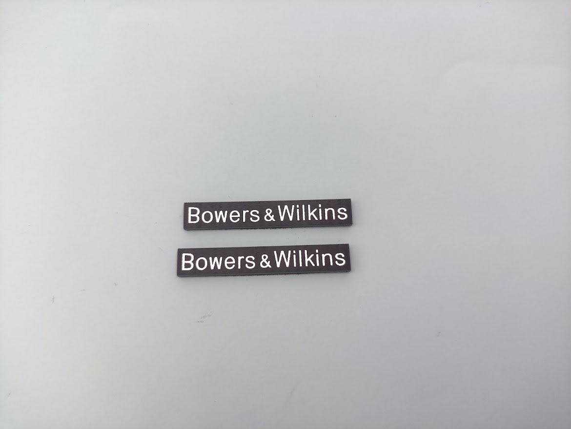  B&W Bowers & Wilkins Logolu Siyah üzerine gümüş yazılı Plastik Etiket 