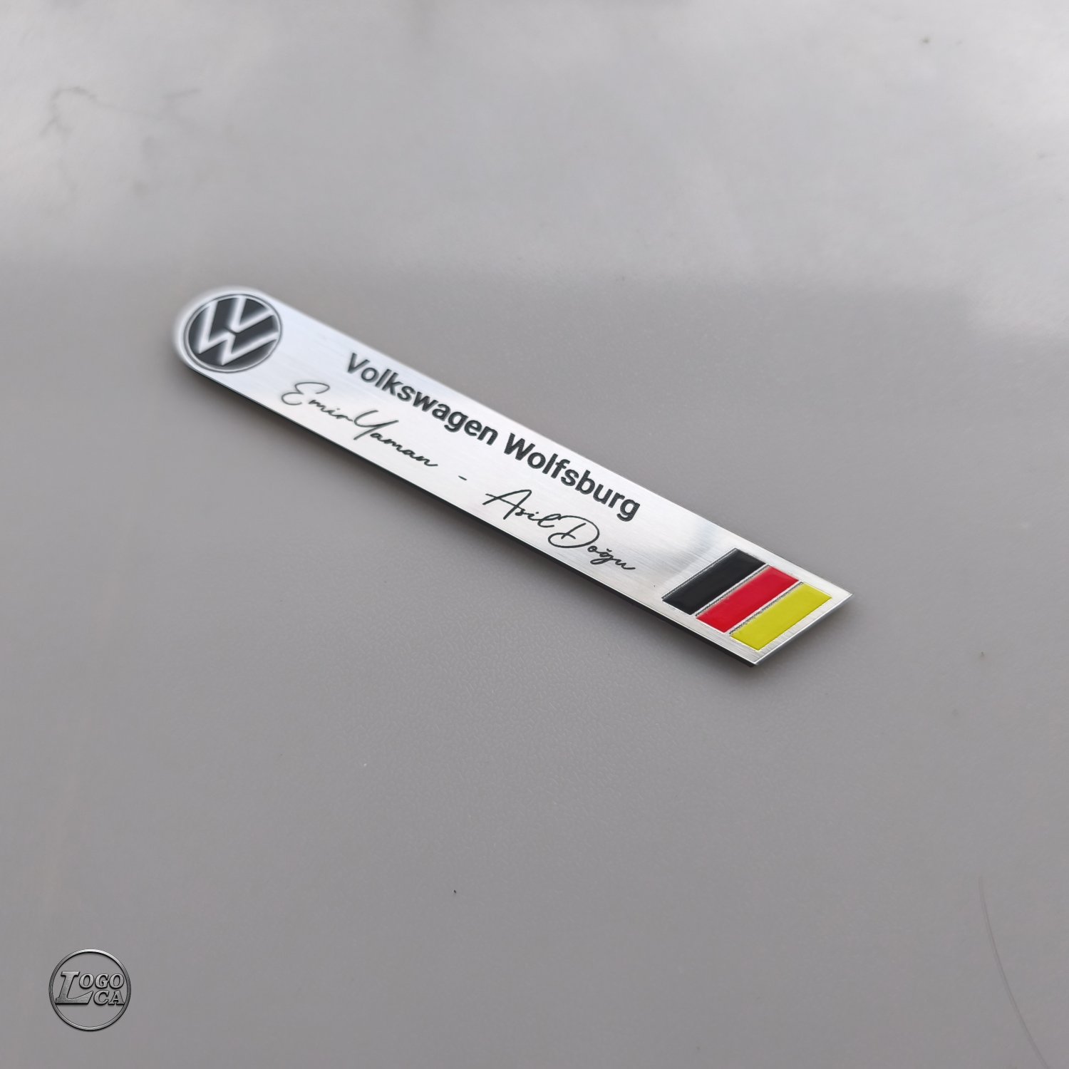 Kişiye Özel İmza Stili Alman Bayrağı Tasarımlı İsimli Araç Stickerı 128x20mm - Görsel 2