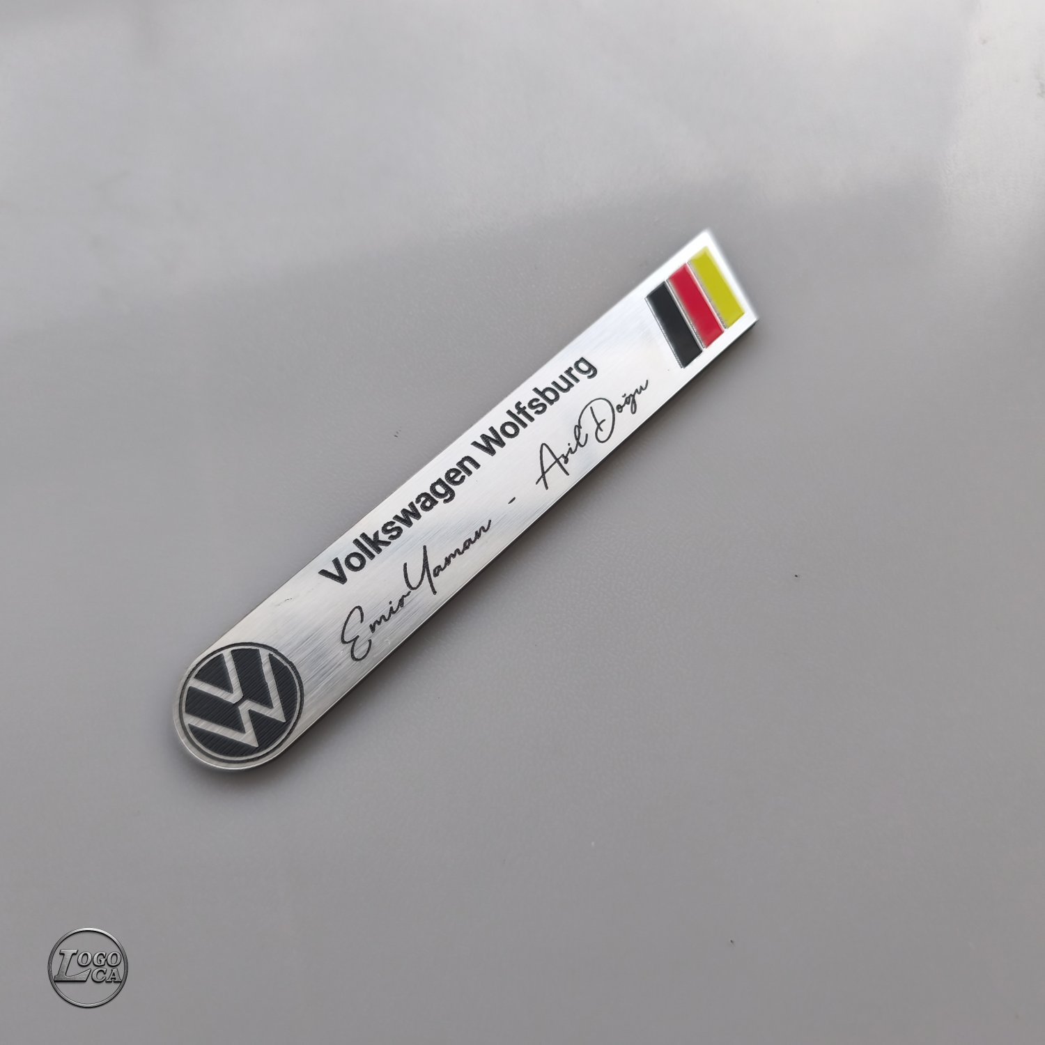 Kişiye Özel İmza Stili Alman Bayrağı Tasarımlı İsimli Araç Stickerı 128x20mm