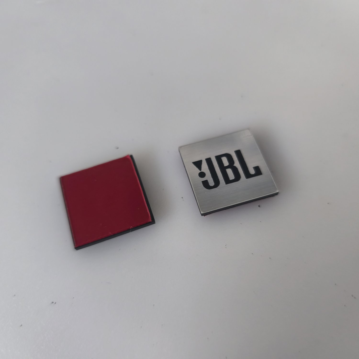 JBL Gümüş Renk siyah yazılı Kare plastik etiket , 2 adet  - Resim 3