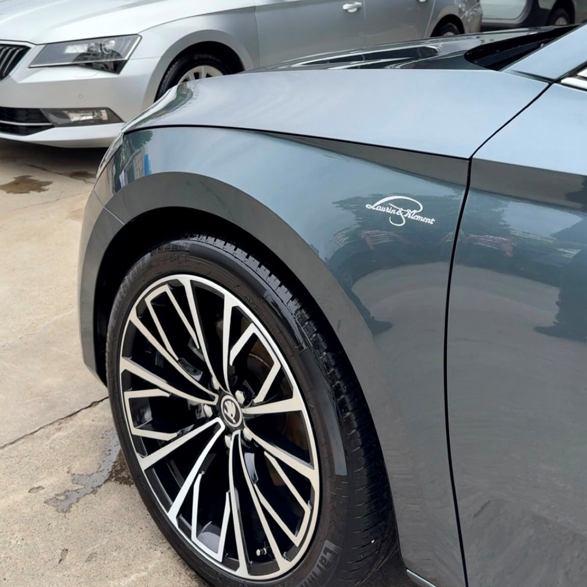 Skoda Laurin Klement Metalik Etiket Takımı - Görsel 4