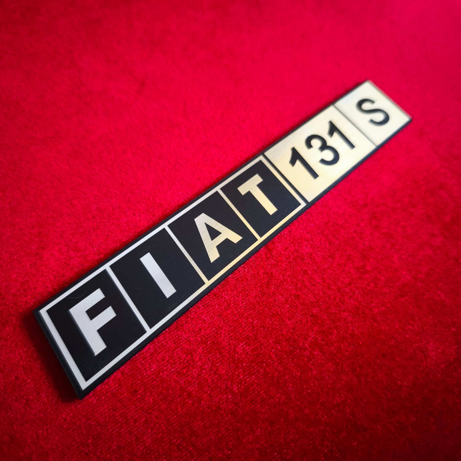 Fiat 131 ve 131S Yedek Plastik Etiket - Dayanıklı ve Kolay Uygulama - Görsel 4