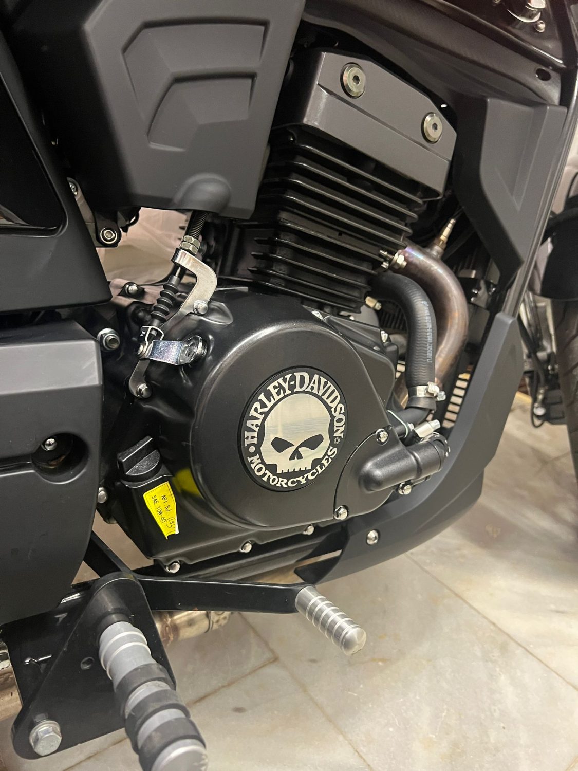 Harley-Davidson İkonik Kuru Kafa Yuvarlak Plastik Etiket - Görsel 4