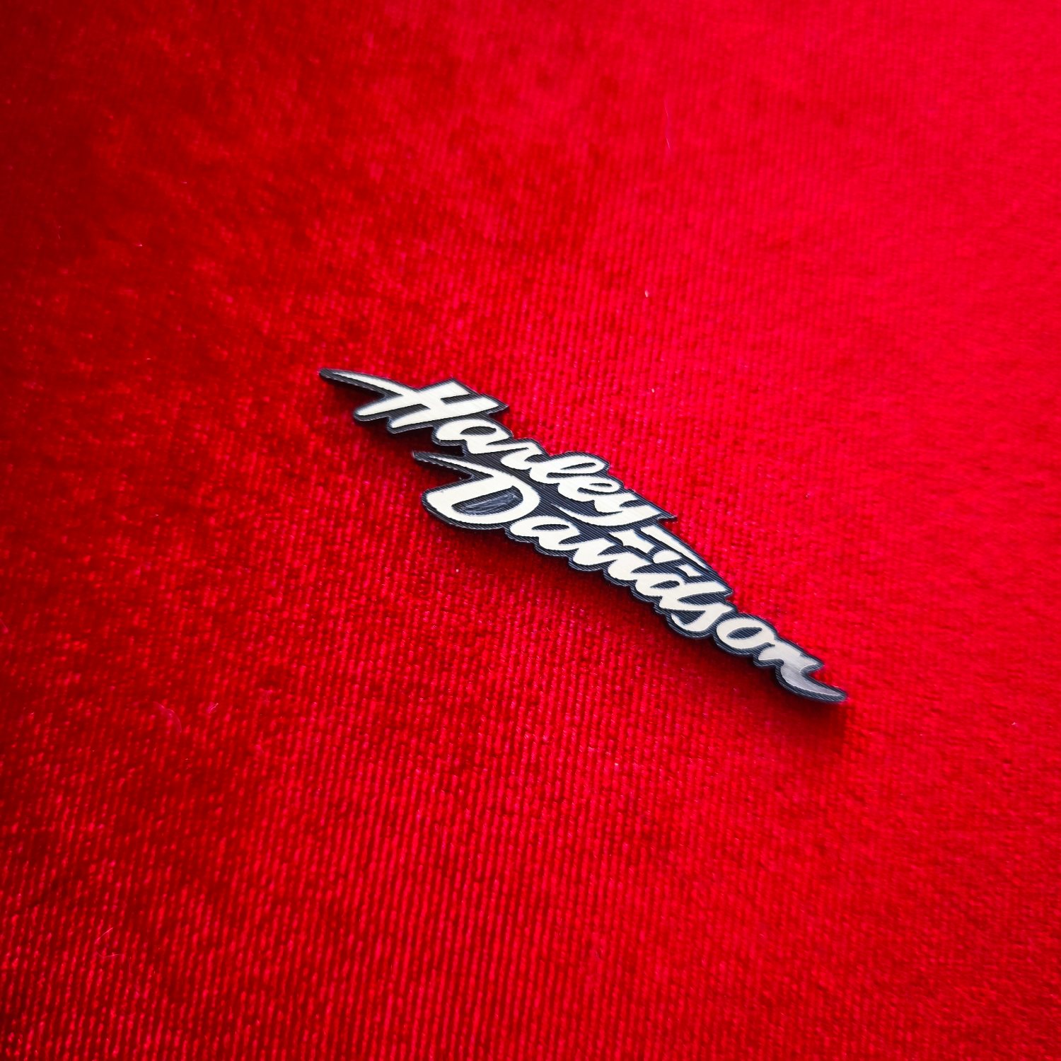 Harley Davidson Akrilik Amblem - Siyah & Gümüş Kabartmalı Logo - Görsel 4